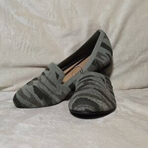 Stylish Green Camouflage Women's Loafers